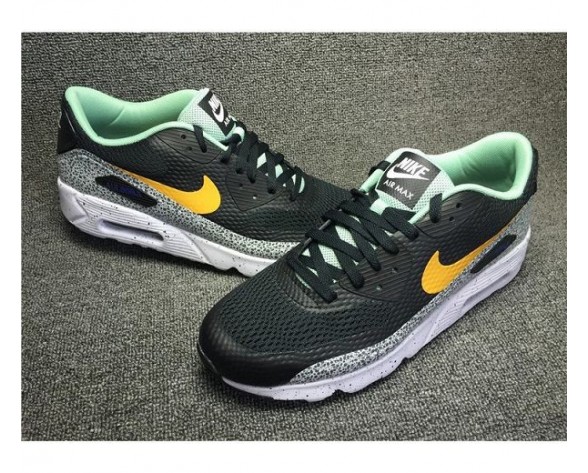 Nike Air Max 90 Ultra Essential Sneaker-Unisex