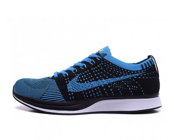 Nike Flyknit Racer Sneaker-Unisex