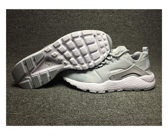 Nike Air Huarache Ultra Sneaker-Unisex