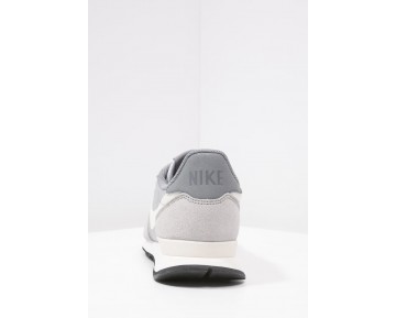 Nike Internationalist Schuhe Low NIK35oc-Grau