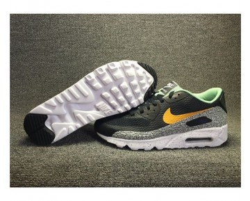 Nike Air Max 90 Ultra Essential Sneaker-Unisex