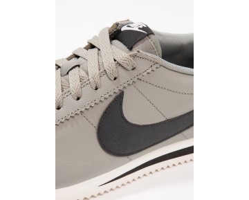 Nike Classic Cortez Se Schuhe Low NIKt19y-Grau